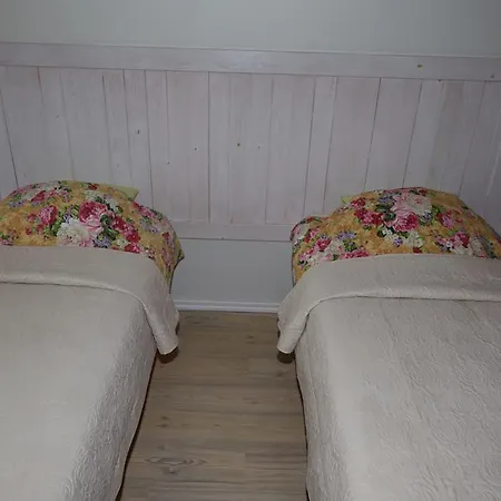 Sleep In Guest Paide